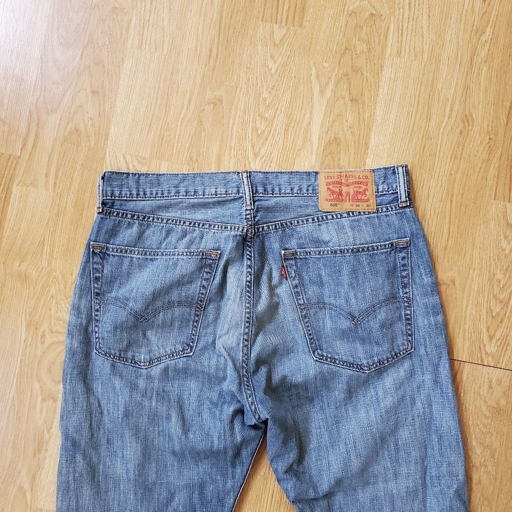 Levi's 505 Regular-Fit Straight Leg Jeans sz 36x28 - Picture 5 of 9